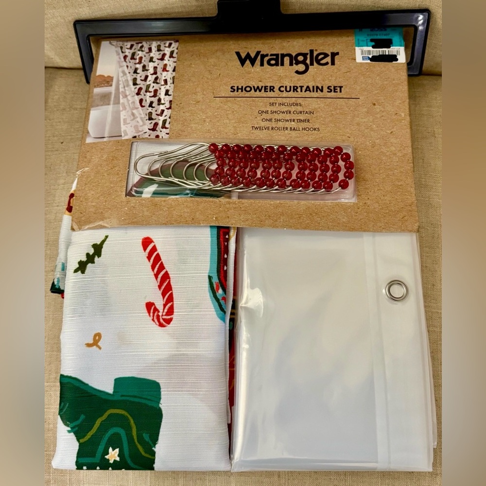 Wrangler Christmas Boots 14 Piece Shower Curtain Set NEW